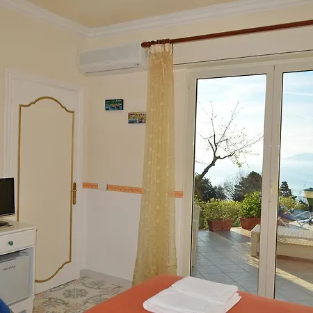 Bed and breakfast Le Ginestre Di Capri Bb & House 2*