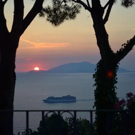Le Ginestre Di Capri Bb & House Bed and breakfast 2*