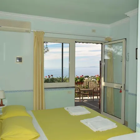 Bed and breakfast Le Ginestre Di Capri Bb & House 2*