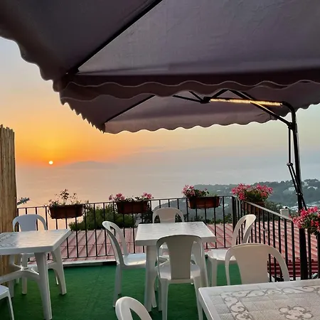 Bed & Breakfast Le Ginestre Di Capri Bb & House