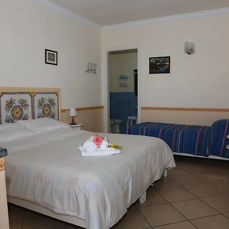 Le Ginestre Di Capri Bb & House Bed & Breakfast 2*