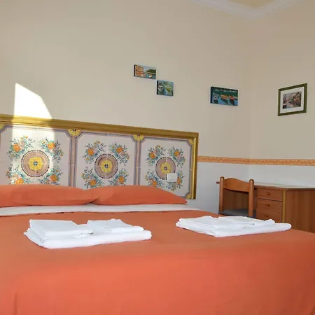 Le Ginestre Di Capri Bb & House 2*